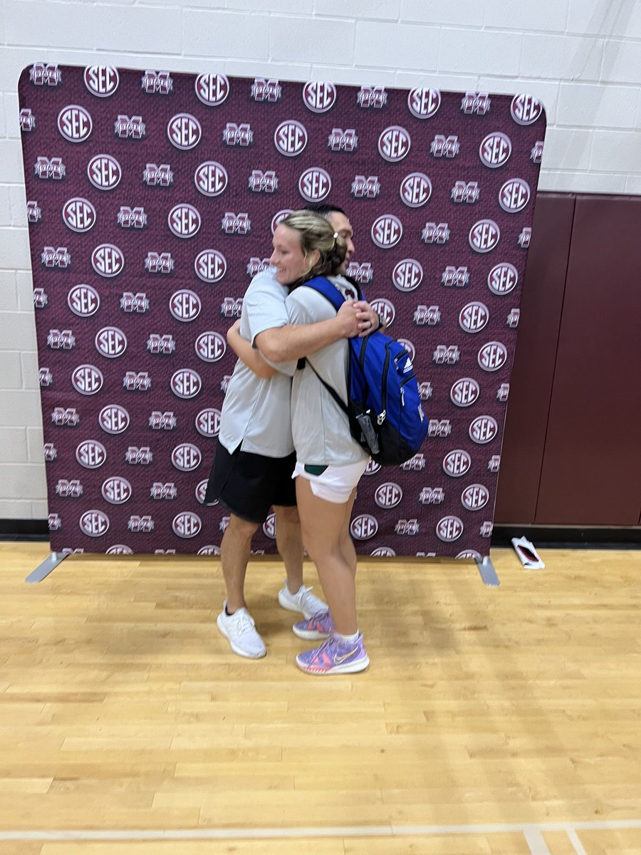 Made another trip to my favorite place!!! <a href="/SamPurcellMSU/">Sam Purcell</a> <a href="/kelbyjones5/">Kelby Jones</a> <a href="/coachpeggyls/">Coach P</a> #hailstate #whynotus