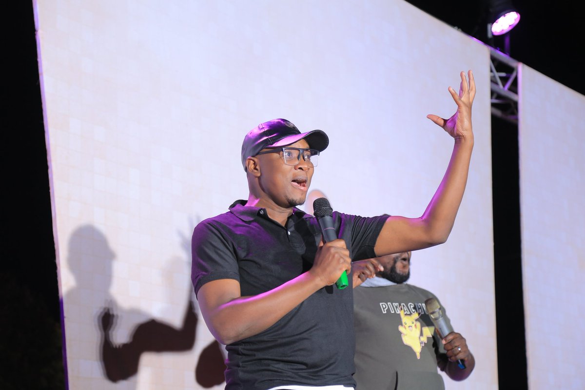 ComedyStoreUG's tweet photo. It was a totally sensational acting from The Talkers..
#ComedyStoreInHoima https://t.co/4ZymkFCS7c