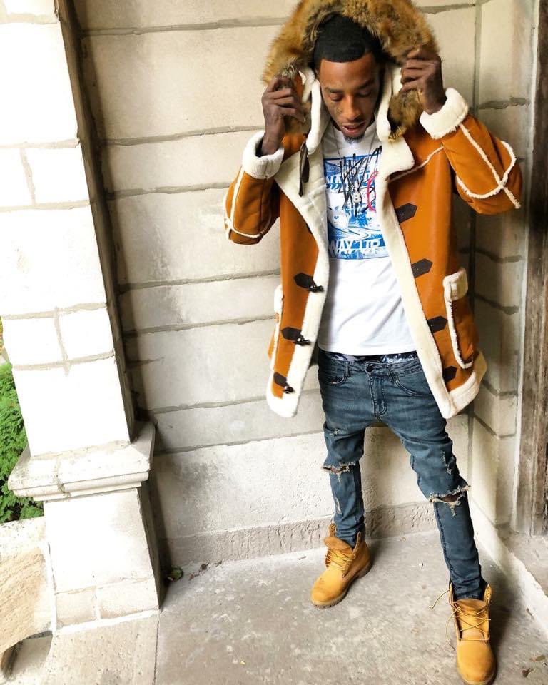 IAMSANEIT's tweet photo. One time for the flyest in any room #LLBankroll🅱️ https://t.co/VV24smoWoA
