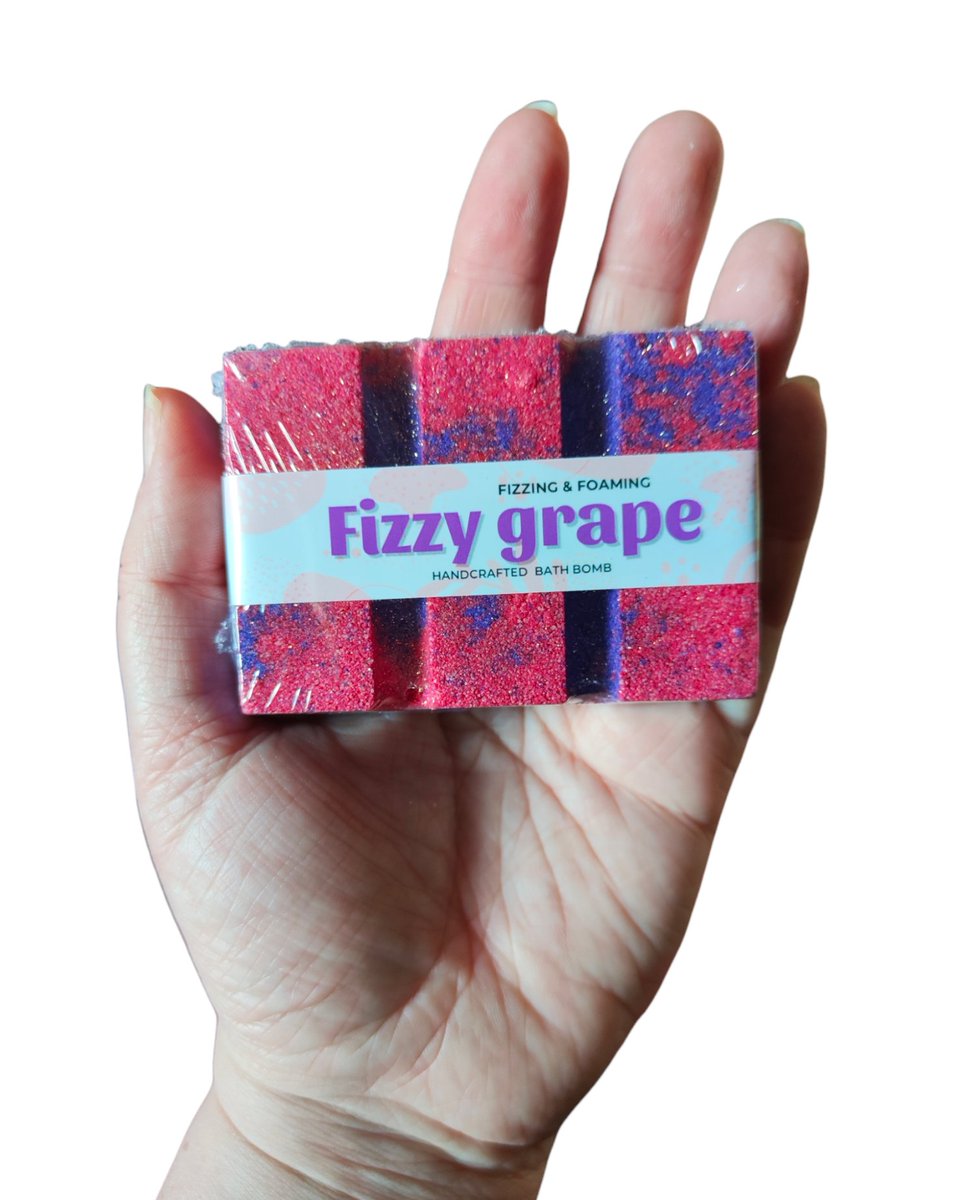 BombsandBubbles's tweet photo. I just have one each of these Snap Bars left in stock and they're perfect for the kids bath or a foot spa after a long day.

Available here:

https://t.co/RlieGwqhC3 

#mhhsbd #craftbizparty #ukgiftam #UKGiftHour #bathbombs #snapbar https://t.co/VFiuWDqKN7