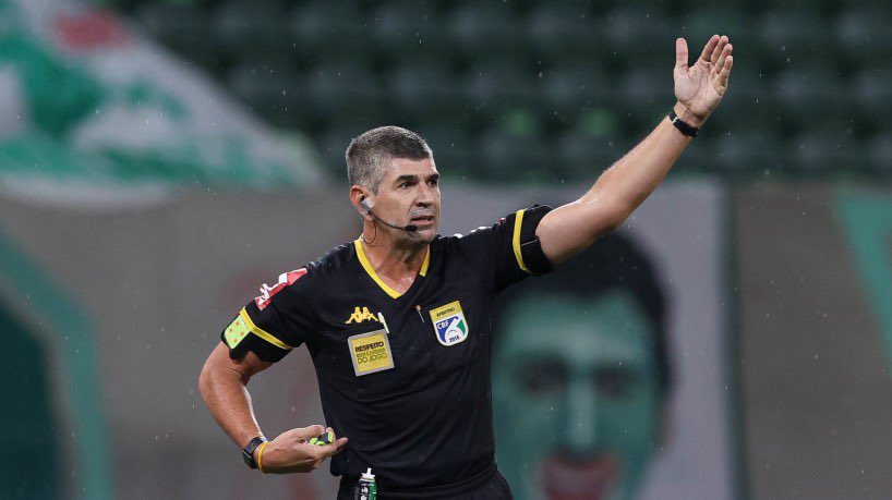 apitoscore's tweet photo. Árbitro: Marcelo de Lima Henrique 🛂
Nota: 6.50 🟥🟨
VAR: Rafael Trasci 🛃
Nota: 8.02 🟥🟨
-Clássico quente com duas expulsões em Goiânia, arbitragem não ajudou;
-Muita demora por parte do VAR;
#GOIxATG #Goiás #AtléticoGO #BR22 https://t.co/GZnYGDSMIj