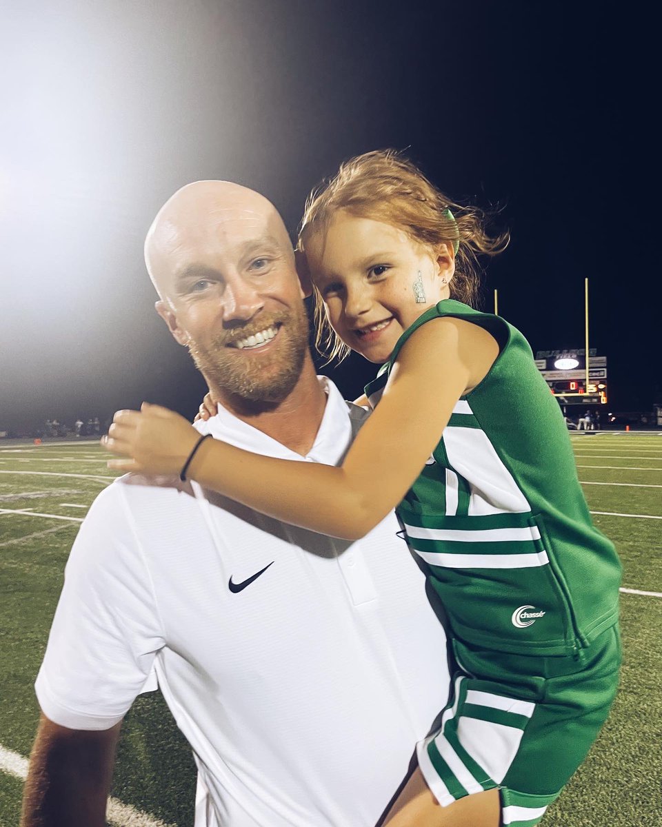 katy__brewer's tweet photo. Started the season with a W. We love you, @Coach_CBrewer and we love us some @Burnet_FOOTBALL! #bts https://t.co/M6UmCr11Ni