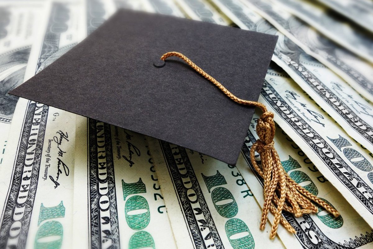 thehill's tweet photo. Here’s how much student loan forgiveness you’ll receive, and when you’ll see it https://t.co/0jM9bxeEtL https://t.co/TyCgQ5Jcyq