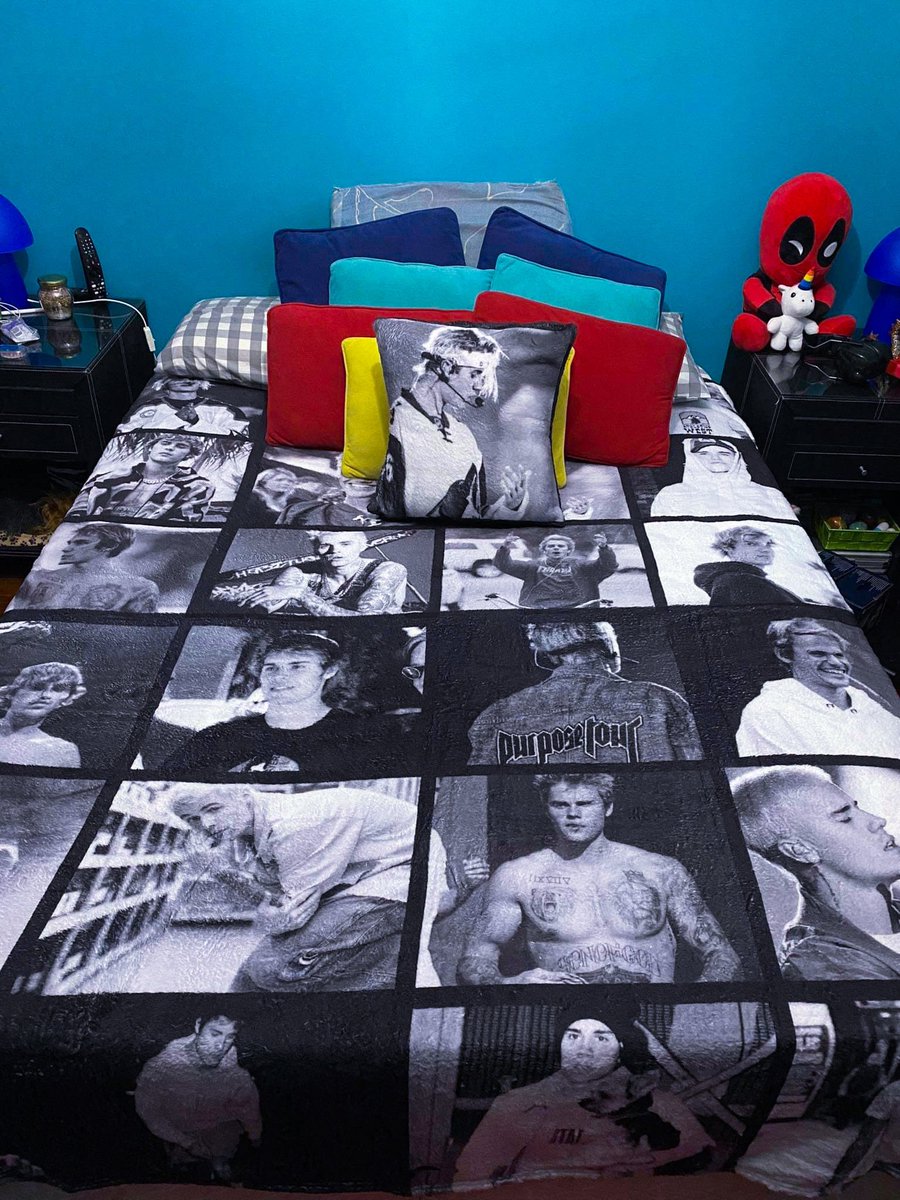 EleKtroKJC's tweet photo. :::Mi colección de Justin Bieber:::
⭐️⭐️⭐️Aquí les comparto mi amor y pasión por JB 💜, espero les guste ⭐️⭐️⭐️ @justinbieber
Part 2
#JustinBieber #Belieber #BelieberBoy #JB #JBCollection #JBLove #JBPeace #JBHappy https://t.co/5Iu64pwyhK