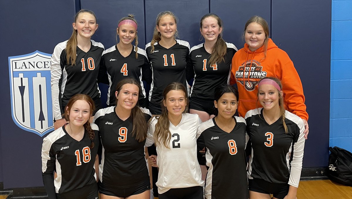 whsvolleyball22's tweet image. Congratulations to our Fresh/Soph taking 3rd in the Belleville East Tournament!! Bulldog Pride🧡🖤🧡🖤🧡!!