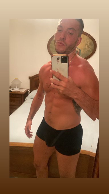 Coming back , lookin‘ delicious ? 
#gay #Sunburn #holiday https://t.co/WulM385Jcl