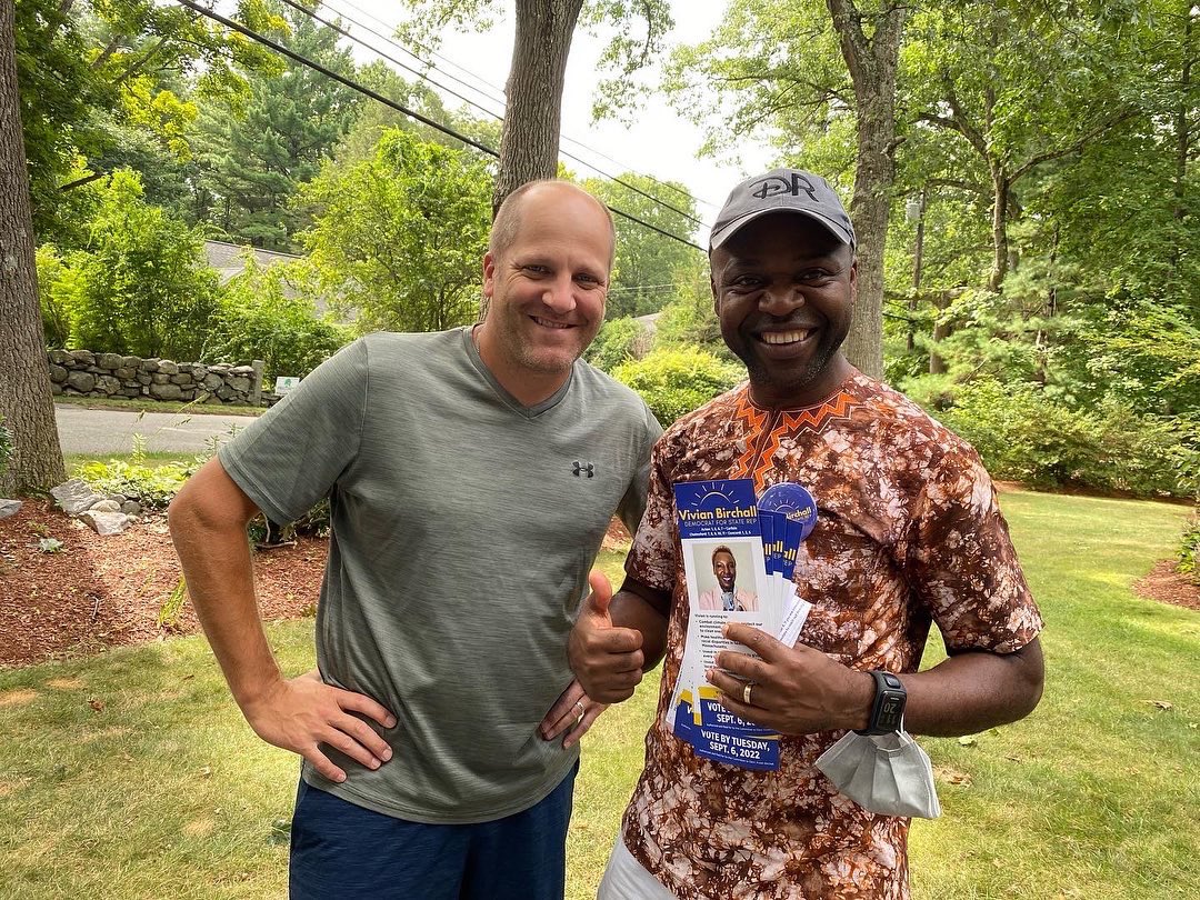 Vivian4StateRep's tweet photo. We got to hear from former Somerville Councillor, Will Mbah about the value of representation.
As always, it was great to have conversations with residents on Chelmsford/ 14thMiddlesex
#earlyvoting #earlyvoting2022 #Votercontact #doors #vivianbirchall #middlesex14 https://t.co/DXHpAG8OPp