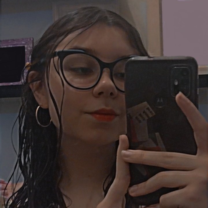 camisssousa's tweet photo. Das personagens que dizem que eu sou parecida, qual vcs acham que realmente parece? https://t.co/EViu5hQp83