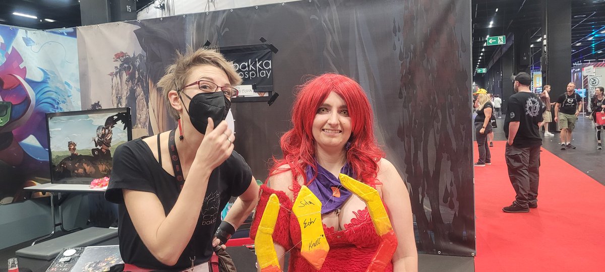 CaylanNyx's tweet photo. Auf gamescom trifft man die liebsten personen🥰🥰🥰 @bakkaCosplay https://t.co/oNqsqVSdSt