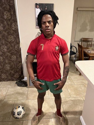 WackoWRLD's tweet photo. KSI’s opponents trainer https://t.co/BzcYrYxTPh