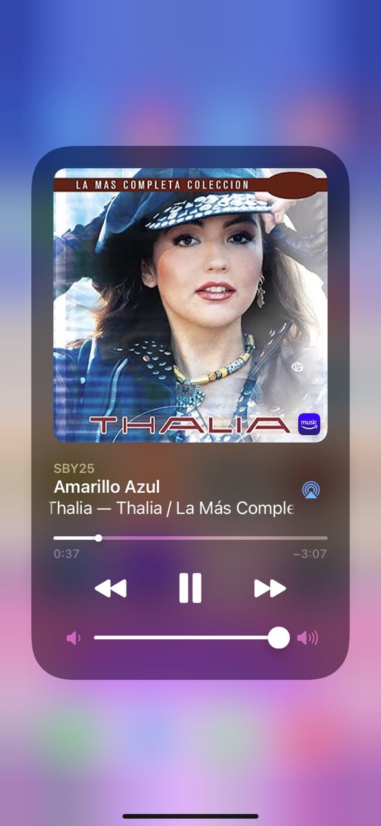 cesar594's tweet photo. Escuchando ando @thalia #amarilloazul 🎧 https://t.co/g8fw1XFSoy