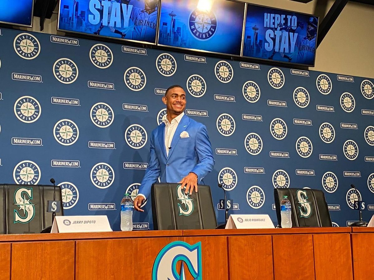 DPLBaseball's tweet photo. La familia de DPL felicita a uno de los nuestros. @JRODshow44 🔥🔥🔥🔥🔥 también Felicidades para Kiko y Franmy Peña por el trabajo realizado desde su academia. 

🔥🔥🔥♥️♥️ #DPLBaseball https://t.co/HuYzTCz9mg