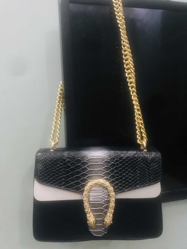RimceeChilly's tweet photo. Black 8000.                                       Orange 7000
WhatsApp:07080739156
Call:08033417620☎️
Location: kaduna state📍

You can come for puck_up
Or ask for delivery 📦🚛 https://t.co/UdNcxnaY4Y