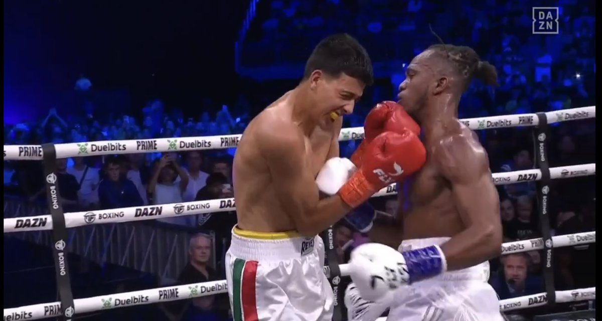 TikTokTours's tweet photo. They threw a lamb in the lions den 💀🥊 @KSI #KSISwarmz #KSIPineda #Ksifight #boxing https://t.co/WZ9GvDJMPn