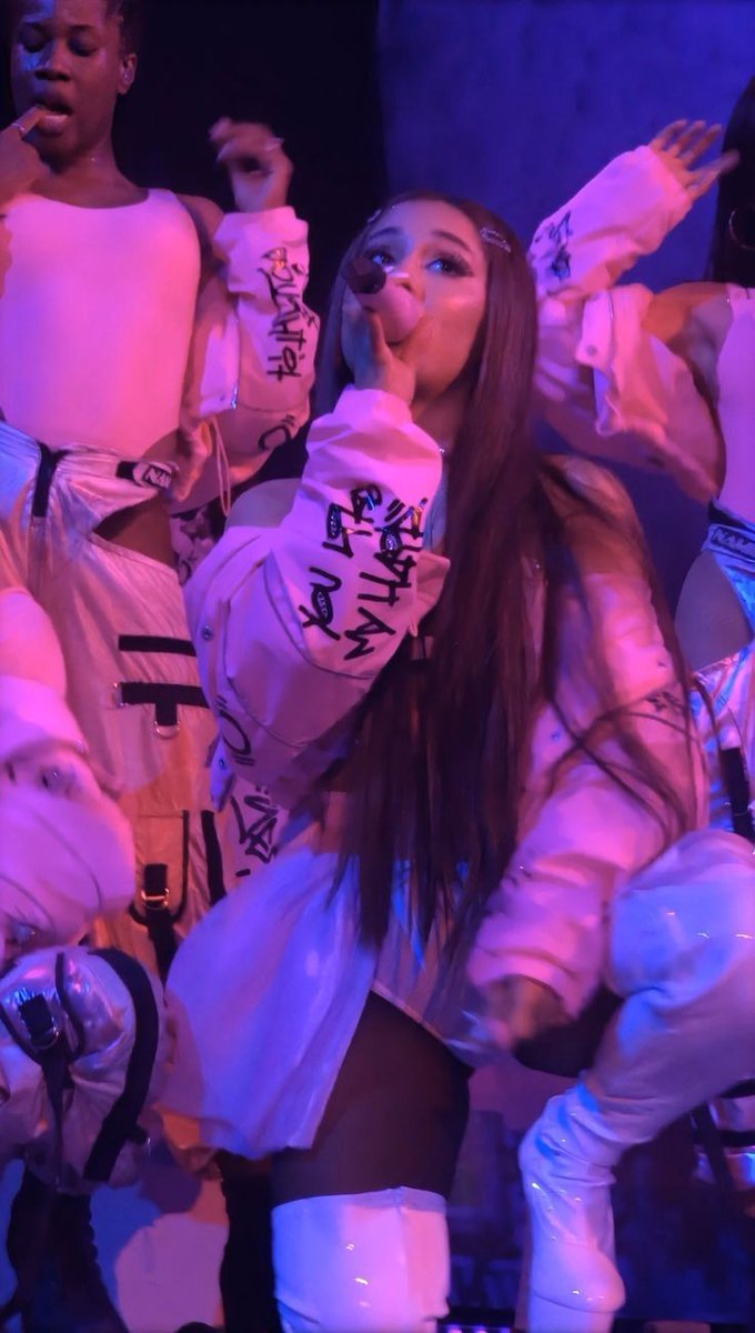 needyxari's tweet photo. I miss this era, comeback bitch https://t.co/NoHicTOYcE