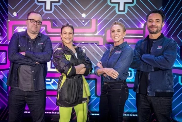 Luan84039399's tweet photo. Estreando em outubro do ano passado, #ZigZagArena mostrava uma proposta de juntar duas equipes, entre anônimos e famosos, e fazê-los jogar brincadeiras baseadas em jogos clássicos numa arena. Sob comando de Fernanda Gentil, o programa acabou antes do previsto.
#Tbt https://t.co/9ehunBcSG3
