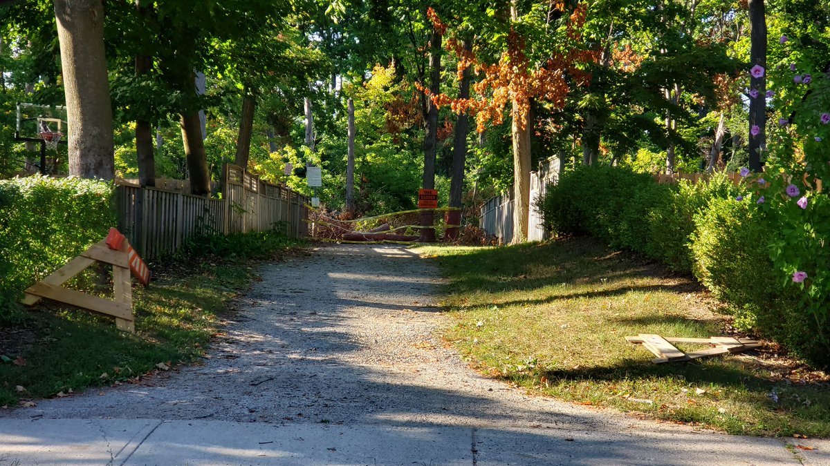 Nice afternoon to cut up some sticks. I wonder what #idlewood looks like this weekend. Ohhh, it's still closed. Looks like there has been a bit of work done though.  <a href="/vidman/">Vidman 🇨🇦</a> <a href="/carmenwongtv/">Carmen Wong</a> <a href="/DaveSchniderKW/">Dave Schnider</a>