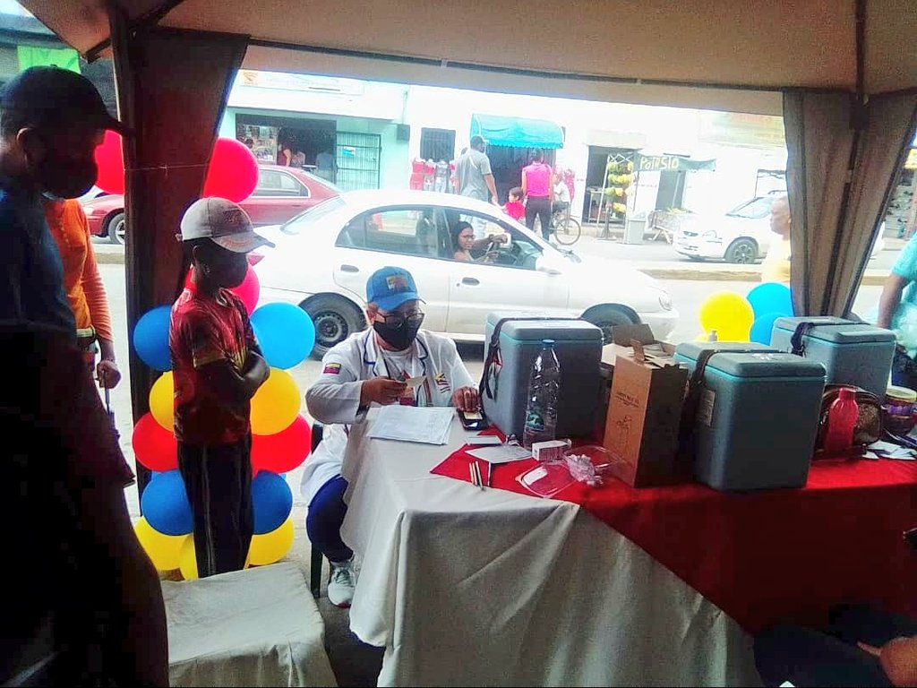 DraShirleySalud's tweet photo. #27Ago Así se desarrolló la Campaña de Vacunación y Seguimiento contra el Sarampión Rubéola y Poliomielitis en el municipio FLA #YoSoyAragua #UnionParaLaVictoria @NicolasMaduro @MagaGutierrezV @Soykarinacarpio https://t.co/ti0EHpmZuO