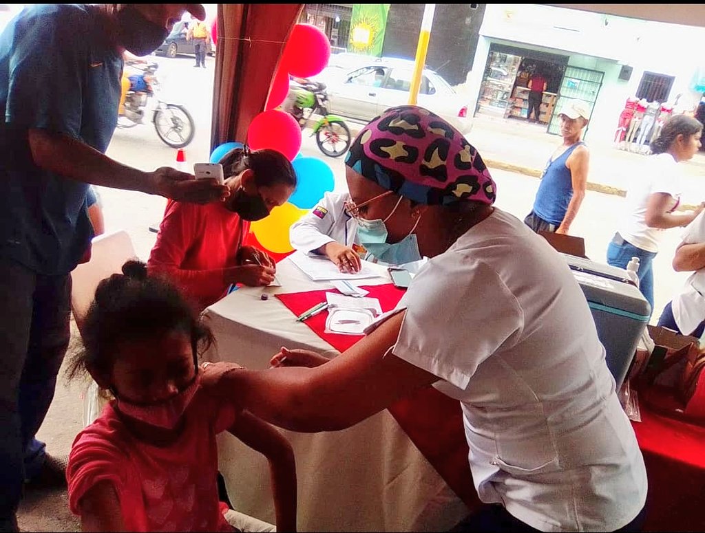 DraShirleySalud's tweet photo. #27Ago Así se desarrolló la Campaña de Vacunación y Seguimiento contra el Sarampión Rubéola y Poliomielitis en el municipio FLA #YoSoyAragua #UnionParaLaVictoria @NicolasMaduro @MagaGutierrezV @Soykarinacarpio https://t.co/ti0EHpmZuO
