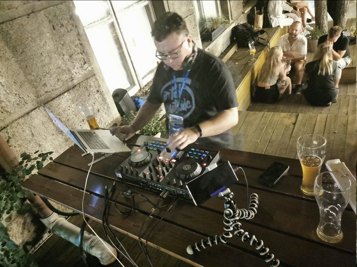 XeniumParty tweet media