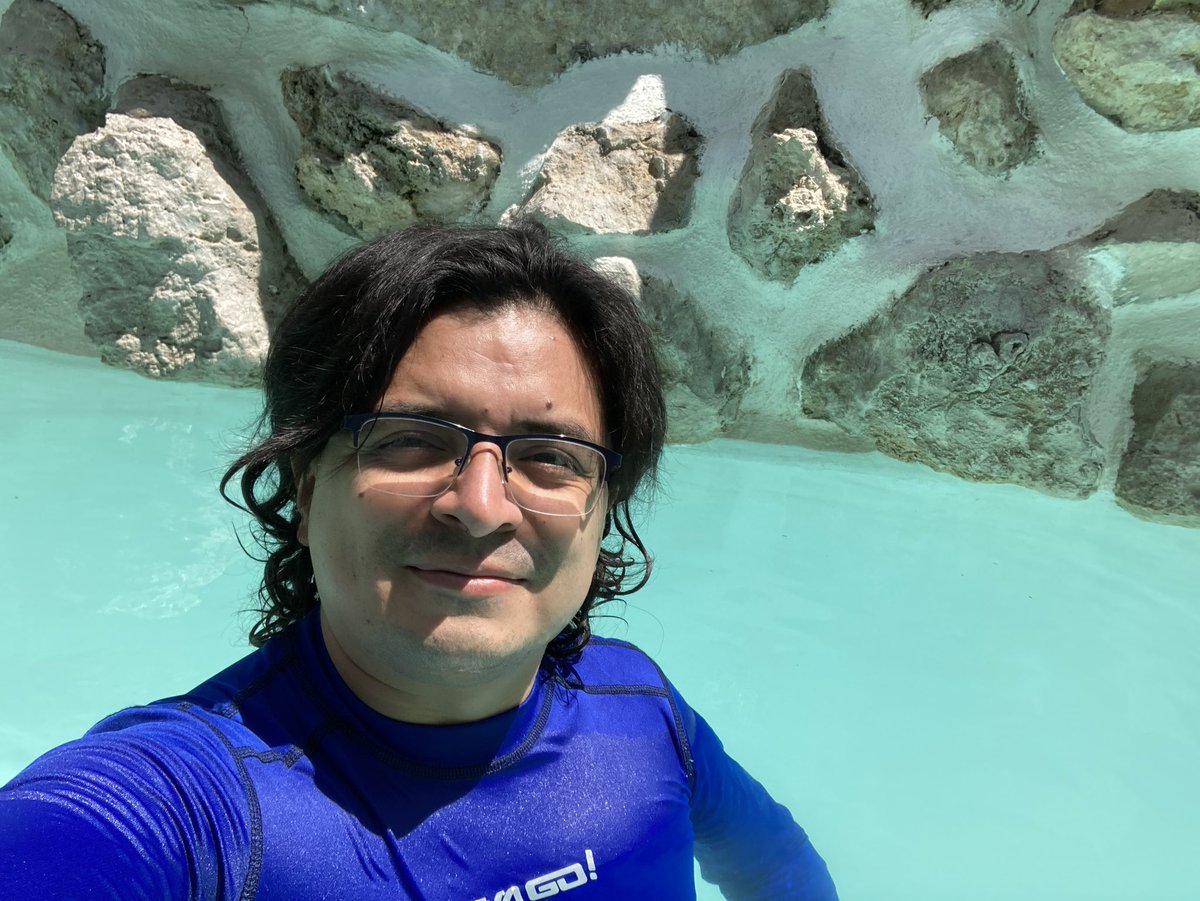 LuisMacielB's tweet photo. Despeinado pero disfrutando el último fin de semana antes del #RegresoAClases #RegresoAClases2022 #elprofeluis 🫡 https://t.co/GlnT614pPA