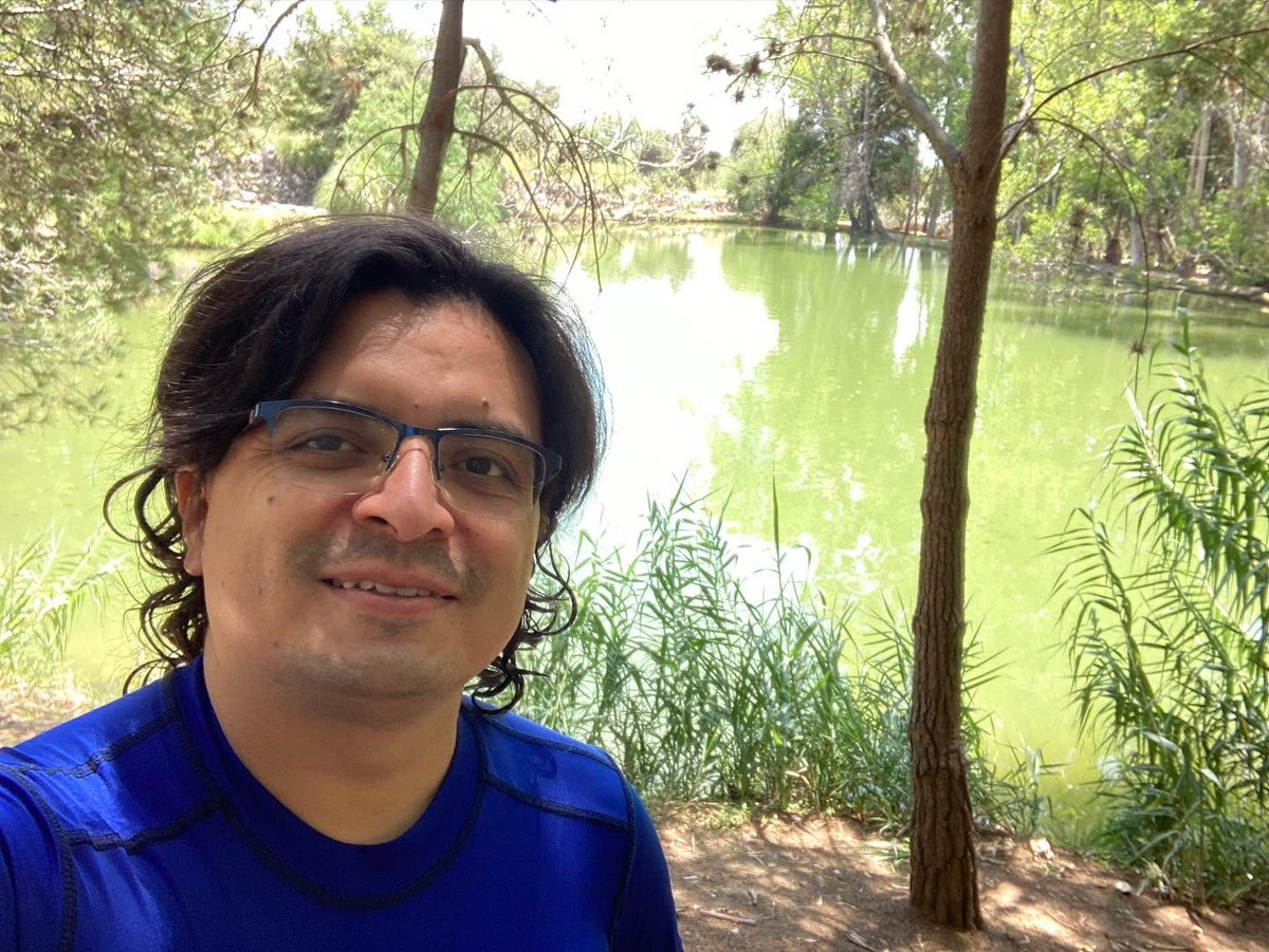 LuisMacielB's tweet photo. Despeinado pero disfrutando el último fin de semana antes del #RegresoAClases #RegresoAClases2022 #elprofeluis 🫡 https://t.co/GlnT614pPA