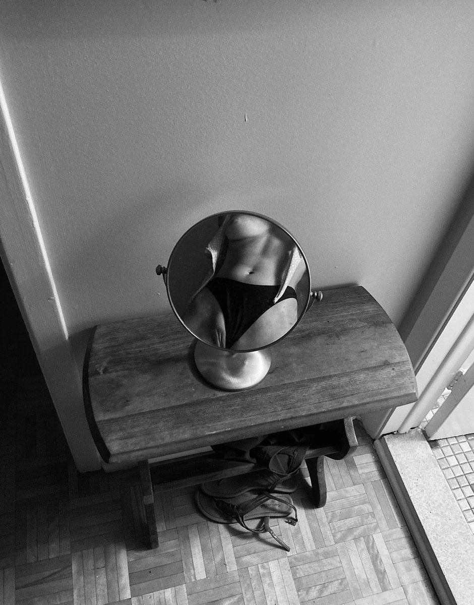 lofinale's tweet photo. Mirrors.exe🖼 https://t.co/VwBSPHr6cI
