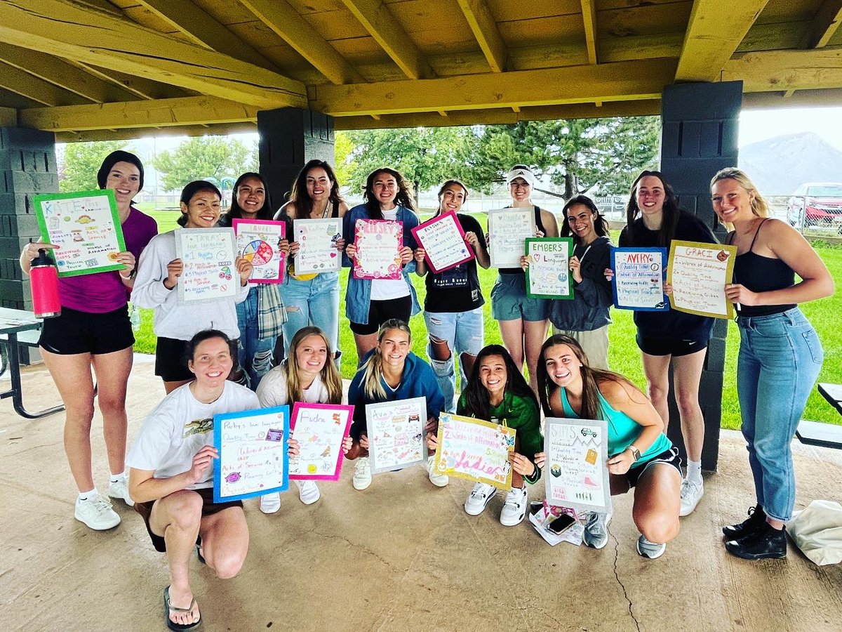 FortLewis_WBB's tweet photo. ᴀɴɴᴜᴀʟ ʟᴏᴠᴇ ʟᴀɴɢᴜᴀɢᴇs ᴘᴏsᴛᴇʀ ᴘᴀʀᴛʏ 🫶 🖼
𝚛𝚊𝚒𝚗 🌧 𝚘𝚛 𝚑𝚊𝚒𝚕 ⛈ 𝚘𝚛 𝚜𝚑𝚒𝚗𝚎 ☀️
#TeamBondingWeekend #theshowmustgoon #monsoonseason #firstteampic https://t.co/gEAQ92jijx
