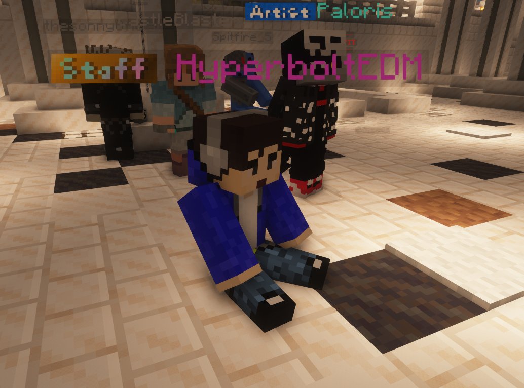 _cybergh0st's tweet image. @AlexHyperbolt chilling at @exoboltofficial