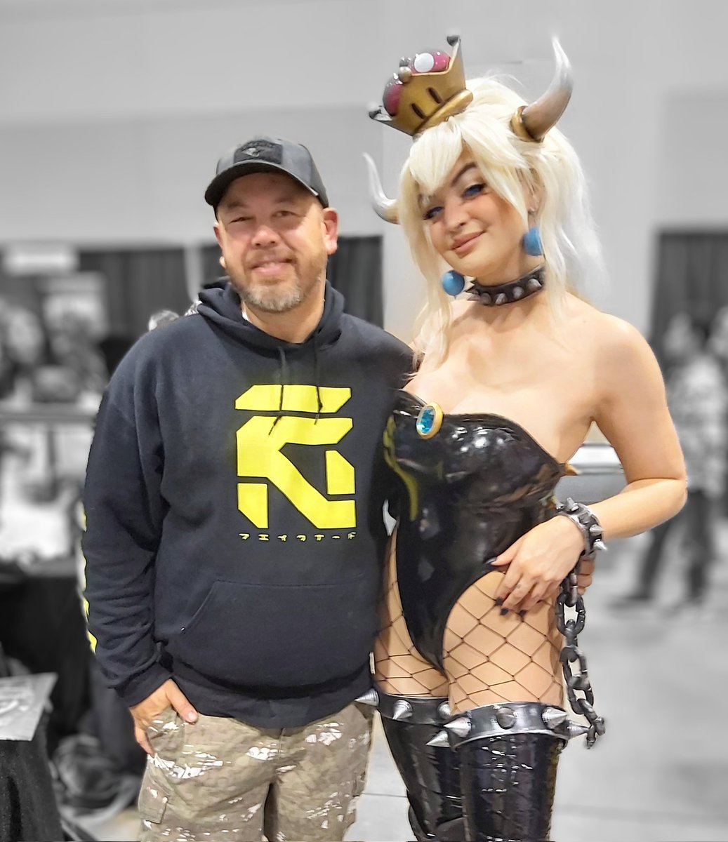 heyrye's tweet photo. Meeting the super awesome @daniellednicola at #FANEXPOCANADA Thanks for noticing the great merch from @fakenerd Gotta get some more hoodies!  #cosplayroyalty #humbled https://t.co/sz5C8tE8es