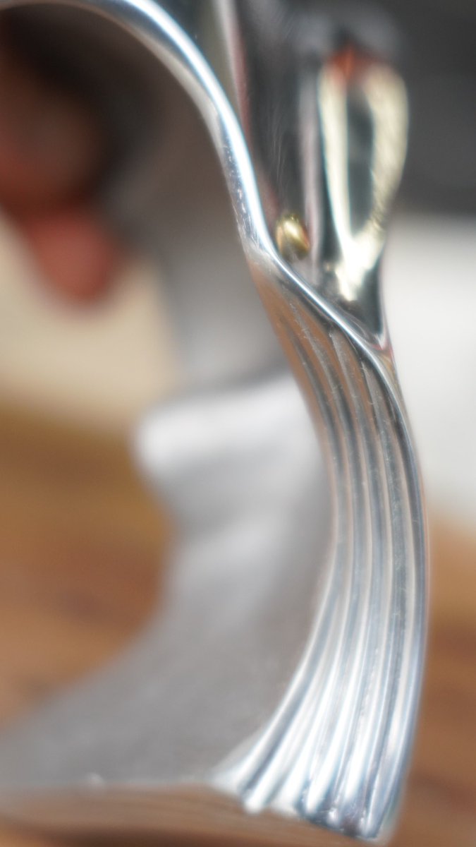 levelmotor's tweet photo. 発売から？年のキャブカバーですが、只今軽微なアレンジは無料で行ってます。
期間は、そんな気分が続くまで。
今回はスカートにスリット。
画像カバーの仕上げは、アルミの磨き。
#ハーレー
#s&amp;s
#チョッパー
#エイジング
#ビンテージ
#侘び寂び
#レベルモーターサイクル https://t.co/9TVwQ2SRjg
