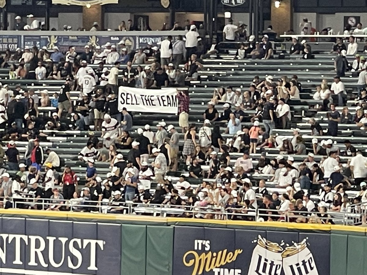 JamesFox917's tweet photo. Security took this sign because the @whitesox are so soft. Always worried about what others think. I can just picture Scott Reifert frantic on the phone worried about Jerry’s feelings even though billionaires don’t have feelings. Discontent is growing. Good luck controlling it. https://t.co/86djIYK1Oi