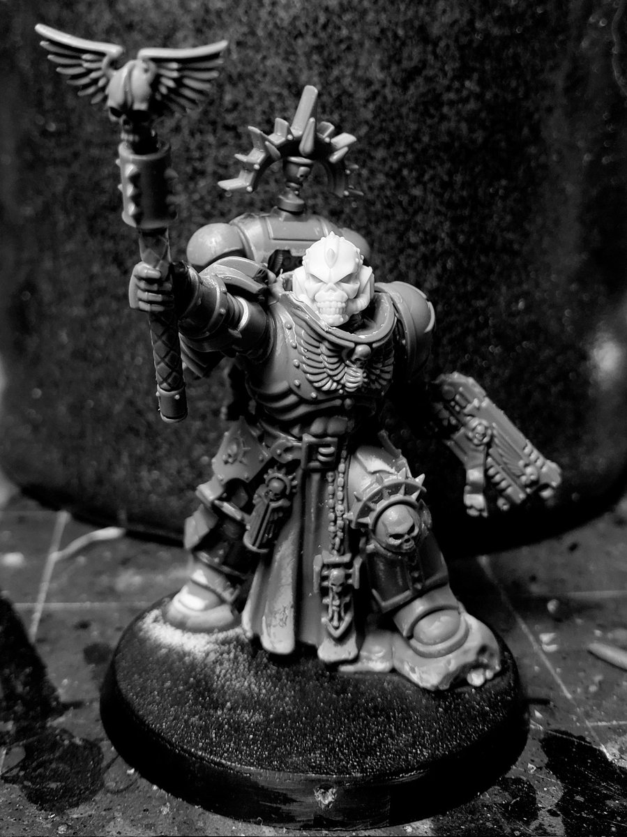 thepaintedbunt's tweet photo. #hobbystreak day 216 and 217; yesterday based some ork fellows and today made a 40k blood angels chaplain then worked on the 30k contemptor https://t.co/cBpqwClwwn