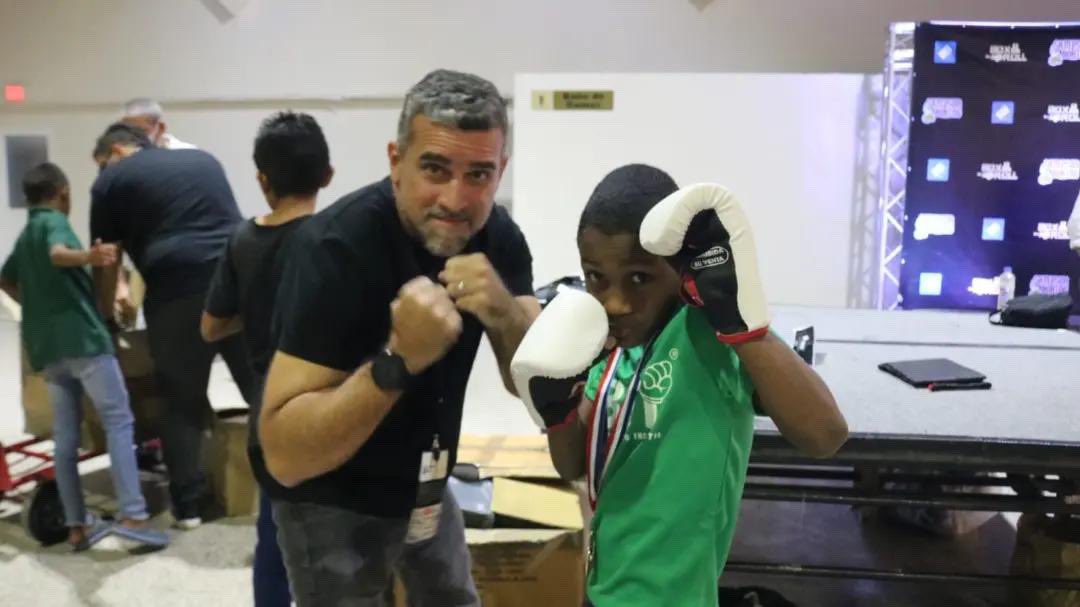 janaisatm's tweet photo. Me llena de emoción ver a estos futuros talentos de nuestra patria. #DIPRED se suma al Boxeo Recreativo Infantil, entrenando a niños de 5 a 11 años, para que aprendan técnicas de boxeo sin contacto, por profesionales en la materia. Vamos con todo,¡Los acompañaremos siempre!🥊♥️🇵🇦 https://t.co/zfMpb6CaNr