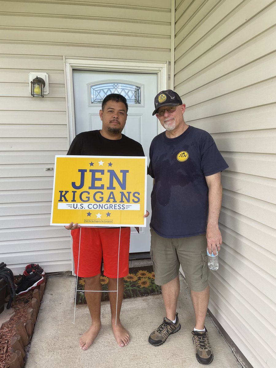 MaralMoreland's tweet photo. Another Super Saturday in the books! Thank you to our amazing volunteers for coming out to support @JenKiggans !! #VA02 #LeadRight #OperationRed https://t.co/DZEgg7U79a