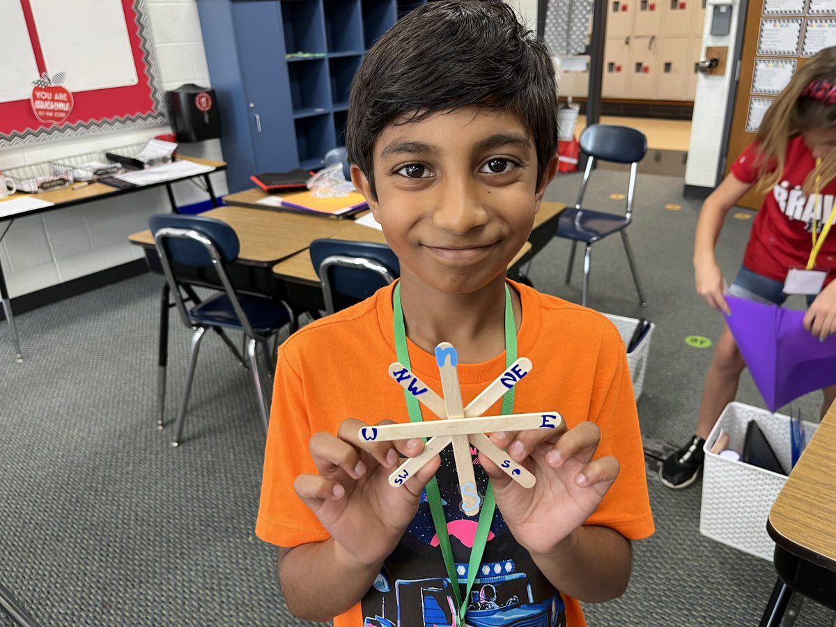 teachinggrade4's tweet photo. Creating unique compass roses while learning cardinal and intermediate directions! @IHElementary https://t.co/TuyC71aqOL