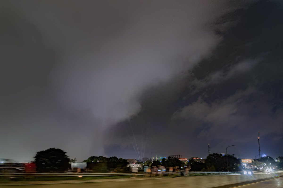 tim_graul's tweet photo. Severe storm closing in on the #MNStateFair this evening. #mnwx #minnesota #wxtwitter @kare11 https://t.co/etjkS9b01o