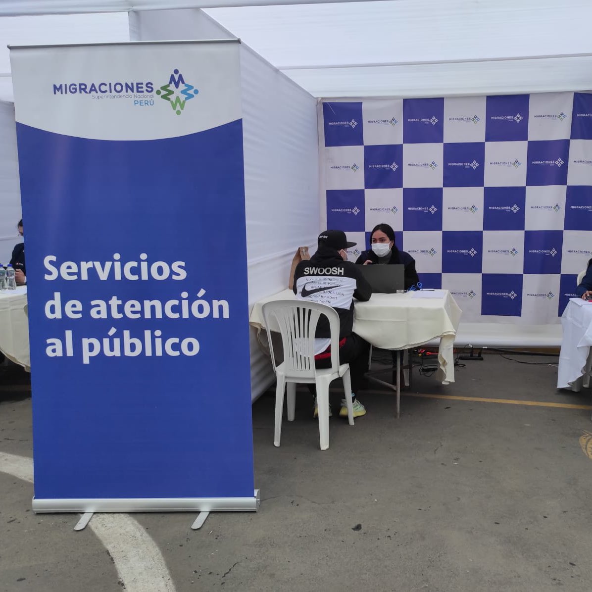 nancyarellano's tweet photo. Hoy junto a la municipalidad de Surquillo, Migraciones y diversas organizaciones llevamos adelante el #Activaton que acercó a 400 vecinos servicios de salud, empleo y regularización para extranjeros 🙌🙌🙌 https://t.co/FtaqGEb0gY