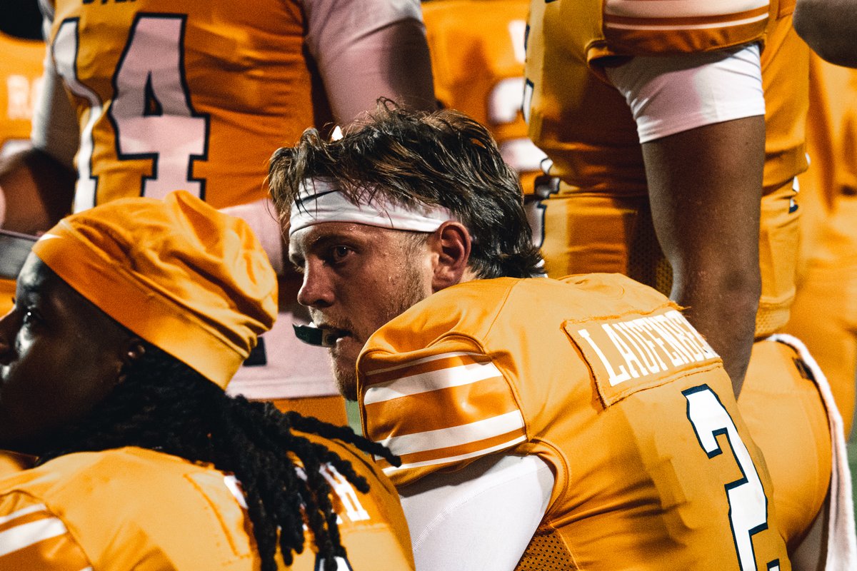 UTEPFB's tweet photo. #StatStuff | @GavinHardison12 now has 25-career TD passes, ranking 10th on the school's all-time TD passing list 🏈 https://t.co/90HQPTuBh4