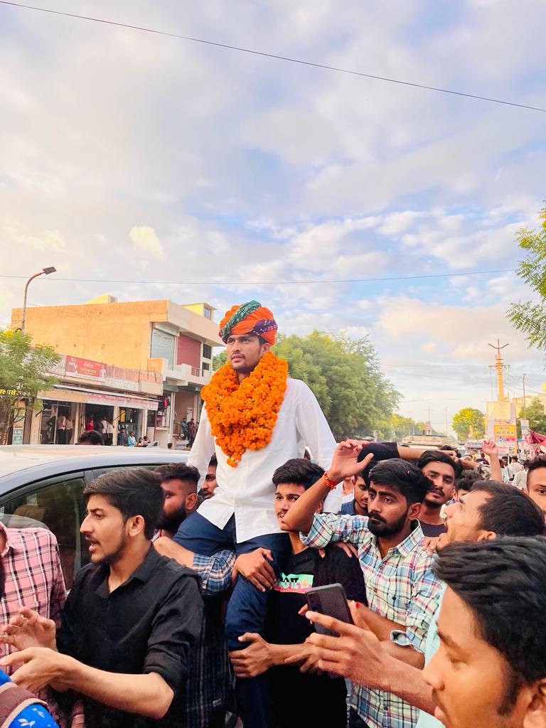 DilJaagi's tweet photo. राजस्थान विश्वविद्यालय जयपुर छात्रसंघ चुनाव में अध्यक्ष पद पर निर्वाचित होने पर निर्मल चौधरी को हार्दिक बधाई व शुभकामनाएं।
@nirmlchoudhary https://t.co/EejA3Ied96