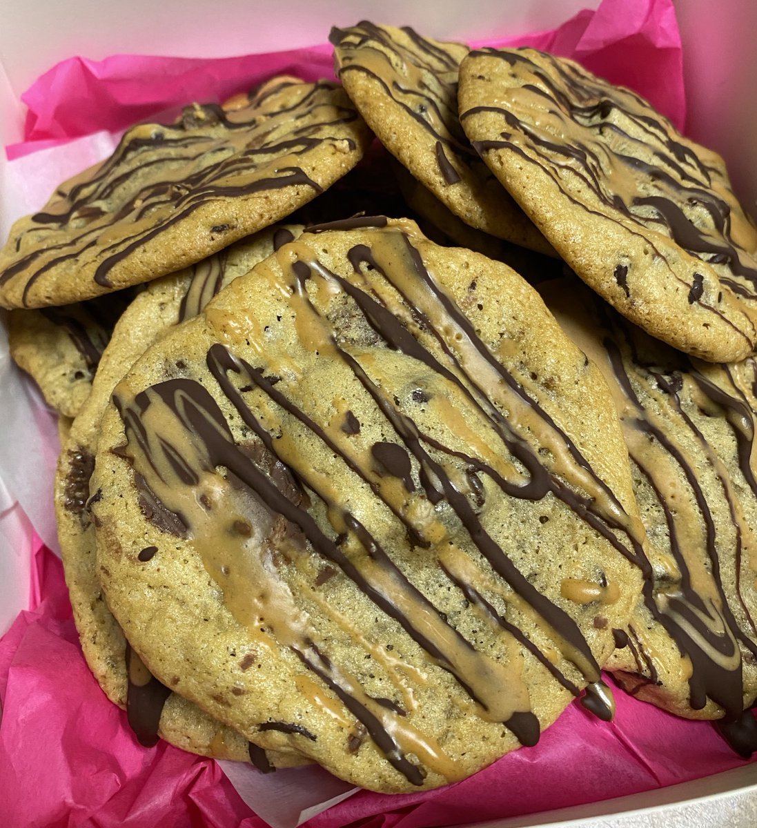 getbaked210's tweet photo. Chocolate chip cookie stuffed with Reeces cup, drizzled with chocolate and peanut butter 😋💕 should I add this to my regular menu??? https://t.co/7wSqmPBEem