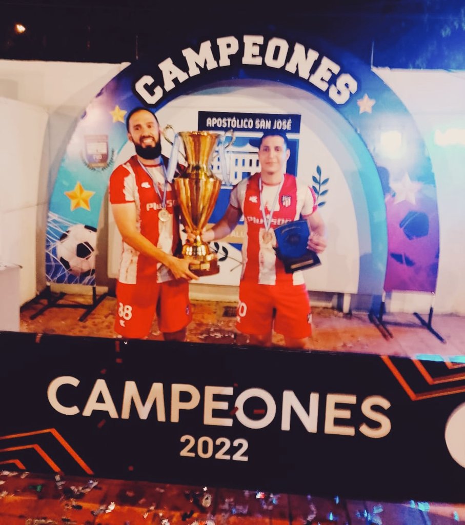 Queremos felicitar a dos hijos pródigos del #Pluricampione94 que por cuestiones de reglamento nos tuvieron que abandonar. Pero aún así son parte de la rica historia nuestra.
Feliz con ustedes <a href="/careagatorres/">Emilio Careaga (Lucho Careaga)</a> <a href="/CJ_Melga/">Jesús Melga</a> actuales campeones del <a href="/exacasjoficial/">EXA | APOSTÓLICO SAN JOSÉ</a> <a href="/elmejorexa/">#ElMejorExaDelPaís ®</a>