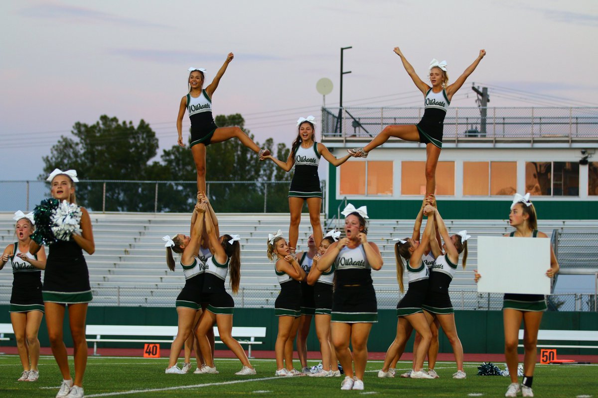 Thank you to everyone that helped make Fall Fest at DHS a huge success last night! From the coaches and players to band, Voce, dance and cheer to StuCo and the clubs with fun activities and booths to the Booster Club, concessions workers and the food trucks to the officials,