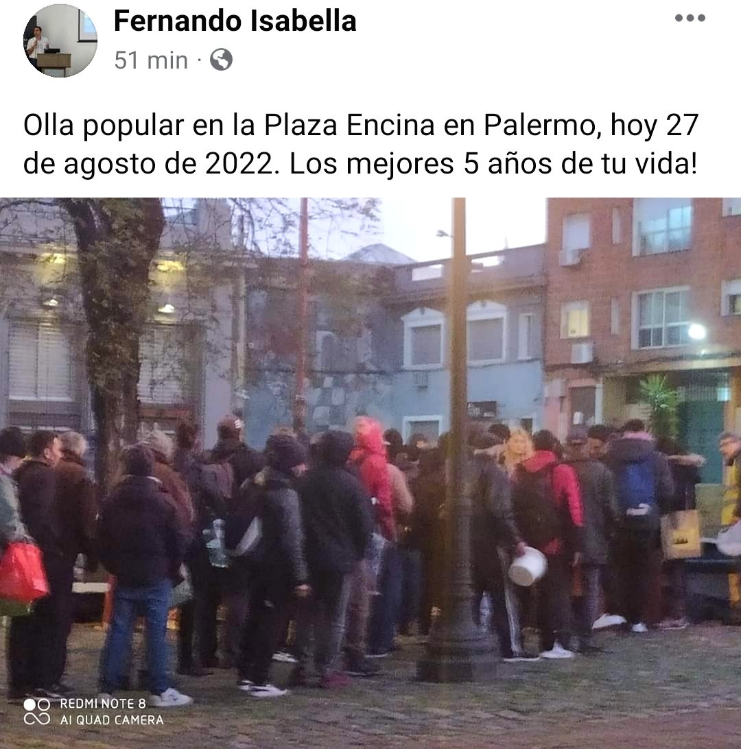 ferchu1001's tweet photo. Se indignan por un cántico.
A mí me indigna ésto, que  compatriotas tengan que salir a la calle con frío y lluvia a pedir un plato con comida para llevar a la casa. Pero claro, soy comunista, pone palos en la rueda. Y ustedes unos soretes 
#ElPeorGobiernoDeLaHistoriaUruguay https://t.co/8Bx7g2fabB