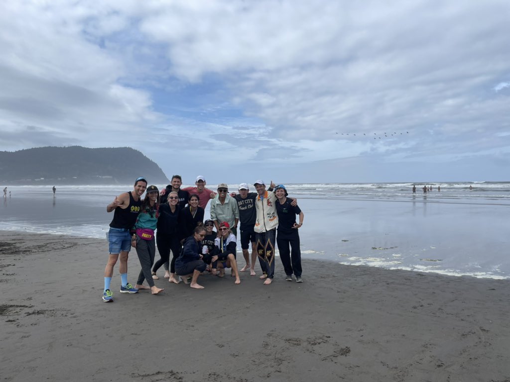 jojo_shea's tweet photo. North Queens Runners at Hood to Coast: 1st mixed open, 4th overall, 198 miles in 19:41:37 (5:59 avg) โผ๏ธ#HoodtoCoast #HTC22 #HTC40 https://t.co/XLjIJjbg2W