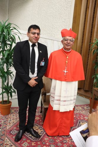CatalinoGonzle4's tweet photo. #Roma Con el 1er. Cardenal de la República del Paraguay, Su Eminencia Reverendísima,  Mons. ADALBERTO MARTÍNEZ FLORES,  Arzobispo Metropolitano de la Santísima Asunción.
🇮🇹🇻🇦🙏✨ https://t.co/km16JCehiO