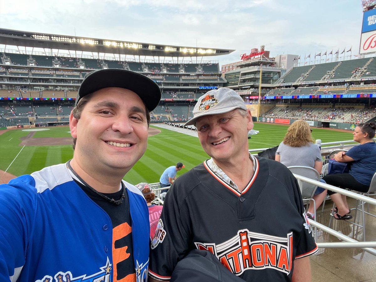 MikeCollett5's tweet photo. First time visitor at Target Field. Hoping for a good game tonight!

#SFGiants https://t.co/pKVY7J9FoI