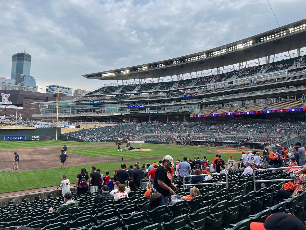 MikeCollett5's tweet photo. First time visitor at Target Field. Hoping for a good game tonight!

#SFGiants https://t.co/pKVY7J9FoI