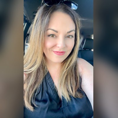 JessBackstage's tweet photo. #NewProfilePic https://t.co/klZhS43hJX