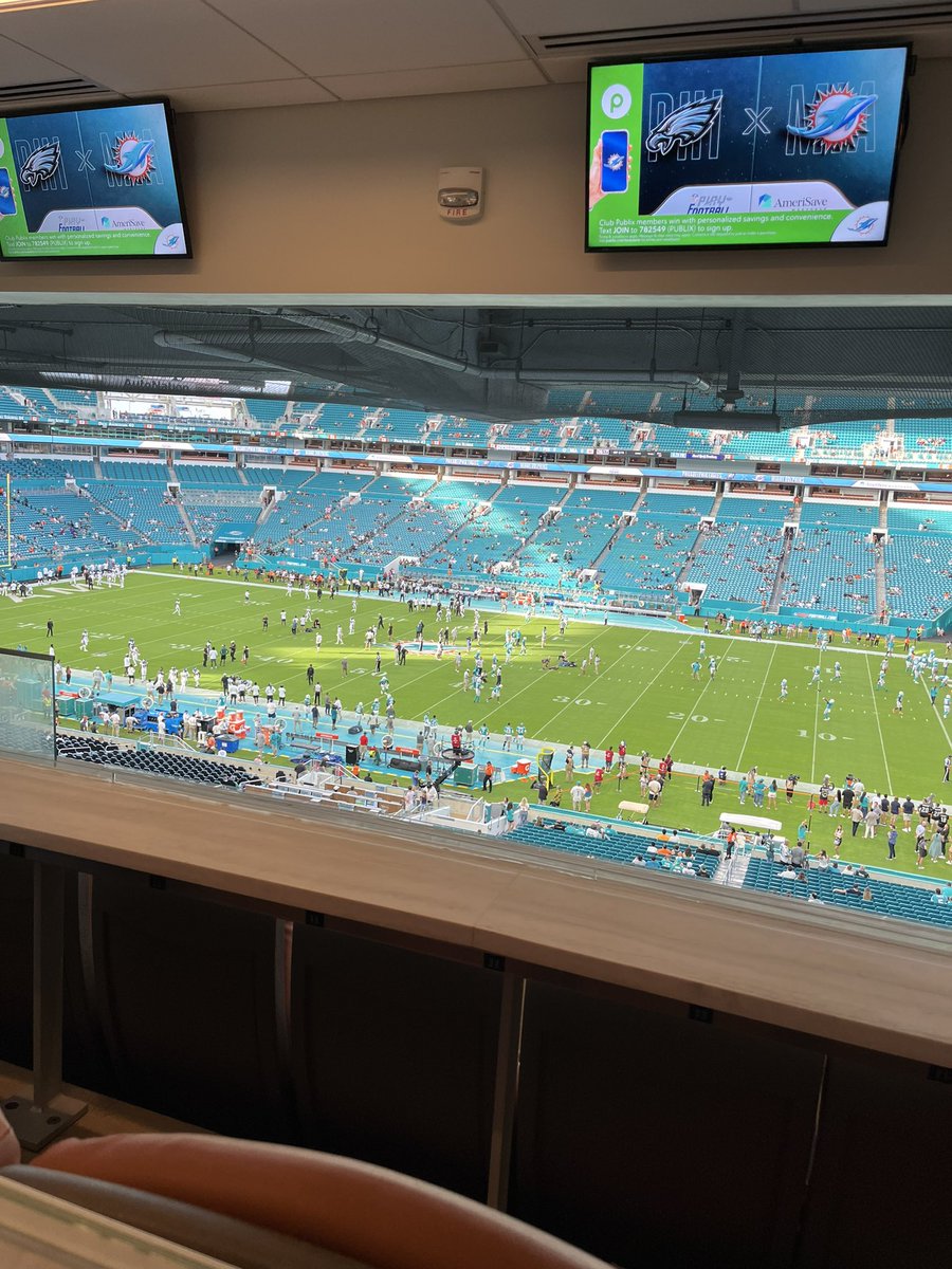 GRMI_Studios's tweet photo. One #FernDaddy could get you a seat at the Ape &amp; FernDaddy Suite!!!! 

GO FINS🐬🐬🐬 https://t.co/ekxqpP14hV
